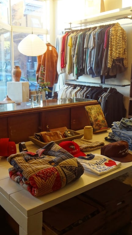 The Middle Vintage Shop