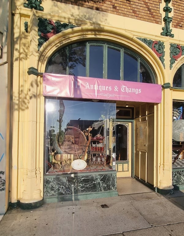 III Antiques & Thangs