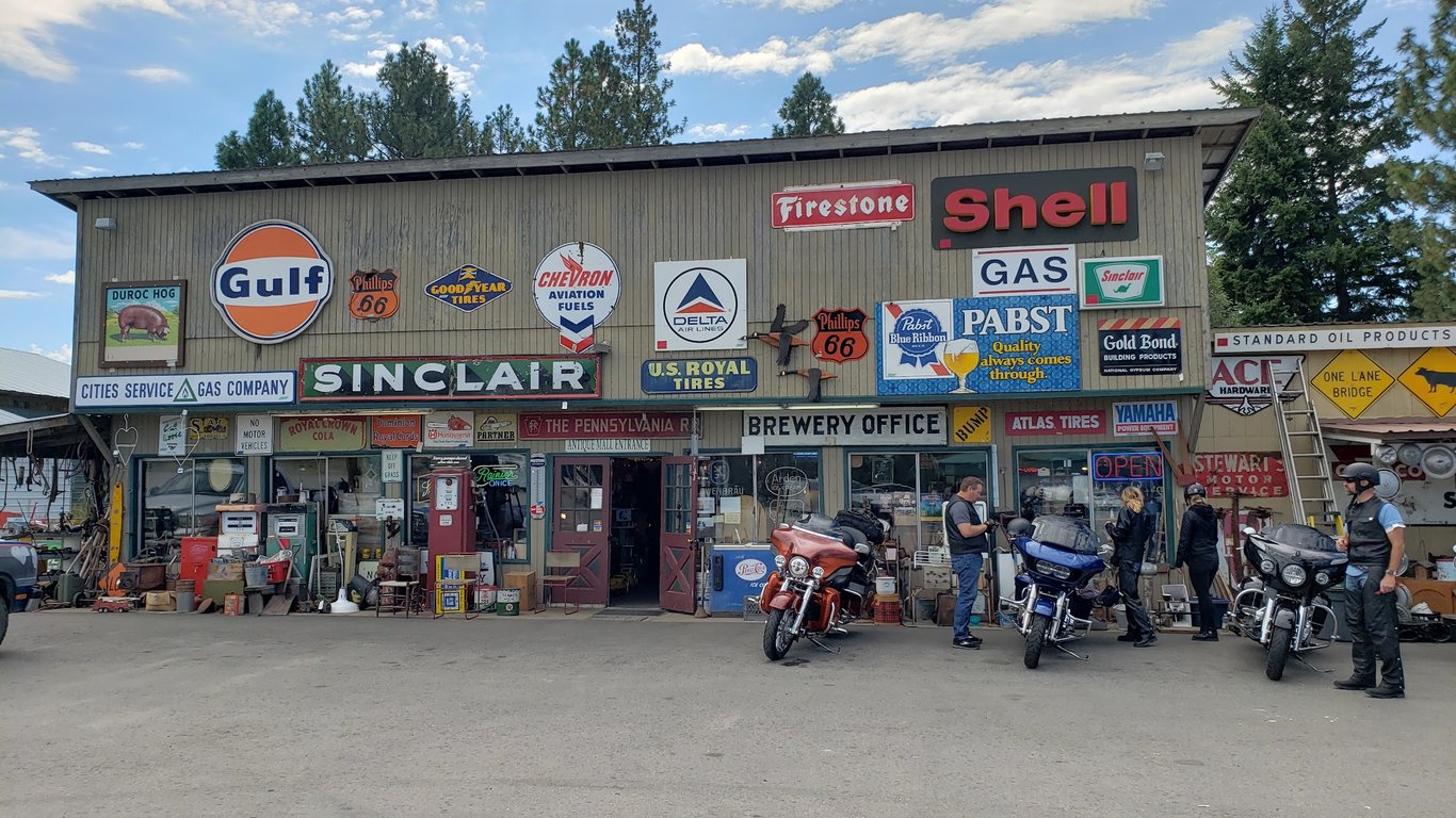 3 Mile Antique Mall