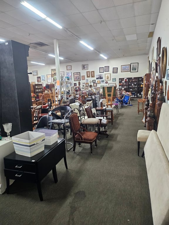 Rega of Paris Home Consignment Gallery