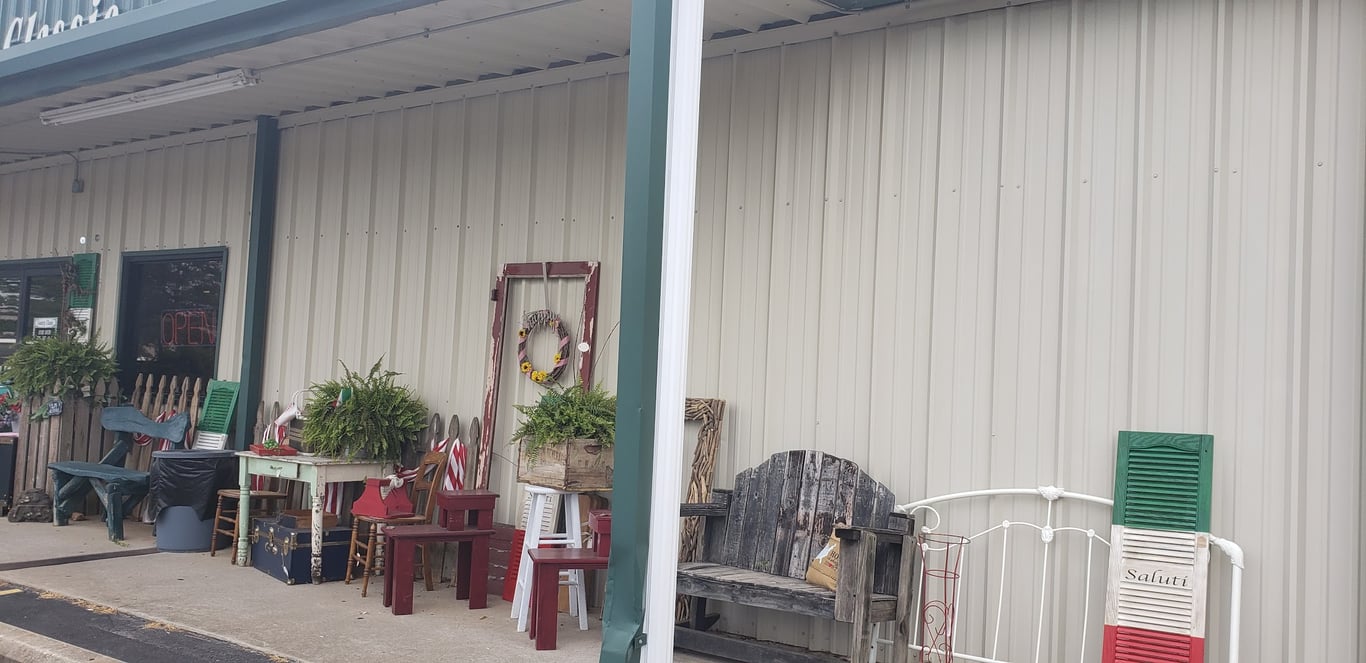 Tontitown Flea Market & Antique Mall