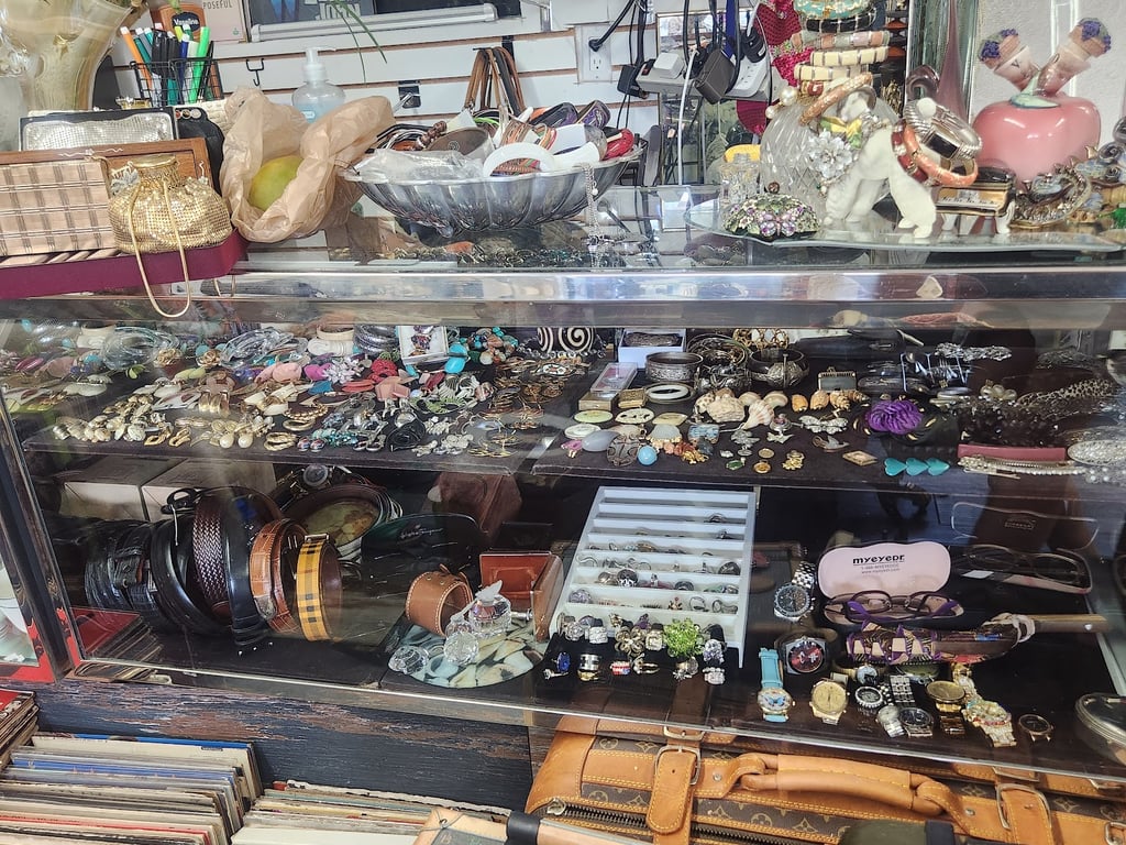 Photo of Heritage Thrift
