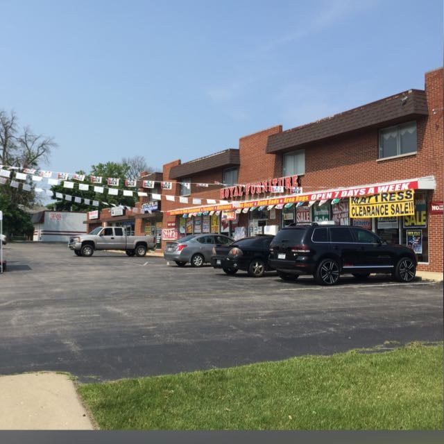 Royal Furniture Outlet – Waukegan