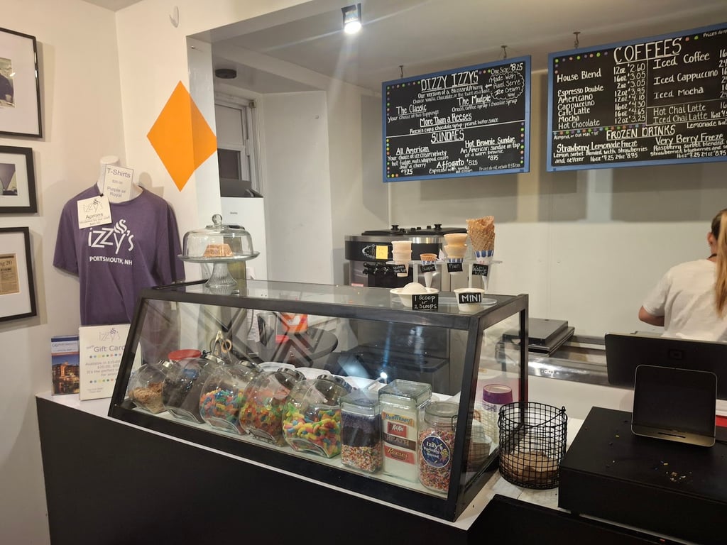 Izzy’s Frozen Yogurt & Ice Cream