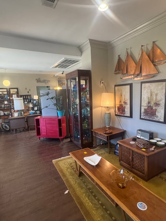 Mid-Century & More VINTAGE