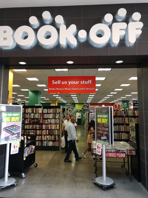 BOOKOFF Lakewood Center Mall
