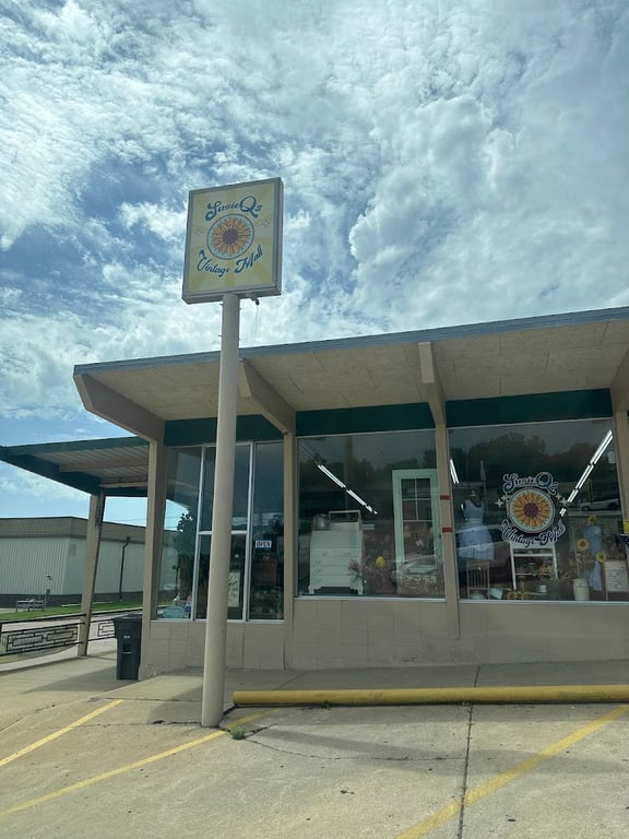 SusieQs Vintage Mall