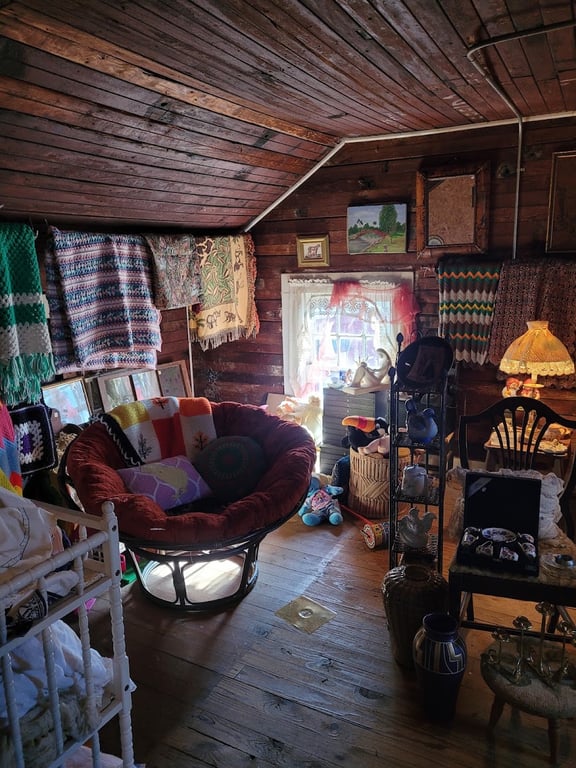Photo of On-A-Shoestring Antiques