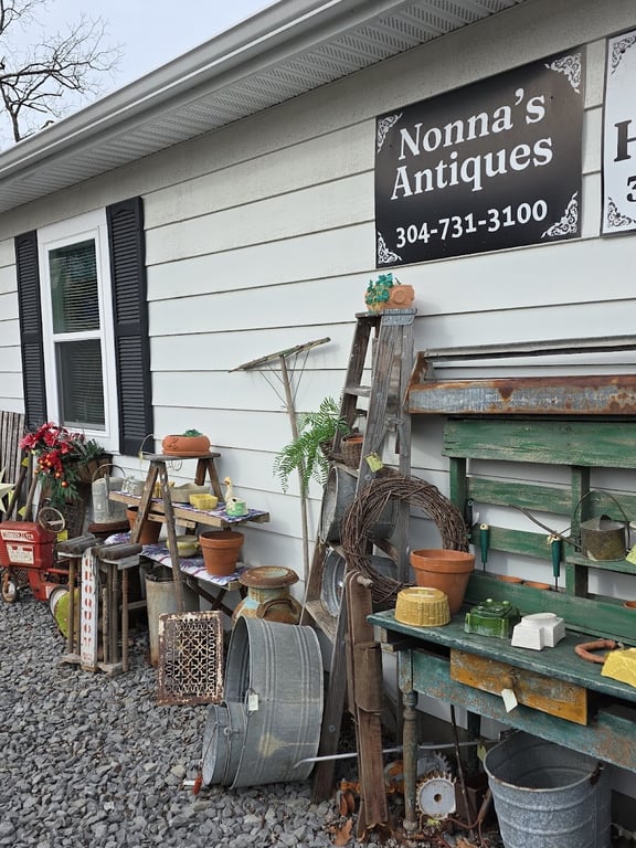 Nonna’s Antiques