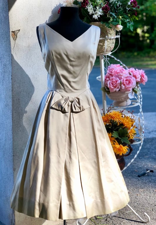 Harlowes Vintage of Newtown