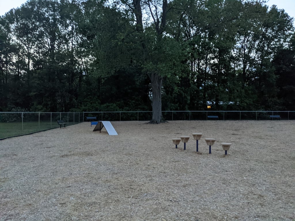 Dog park @ River Road Park