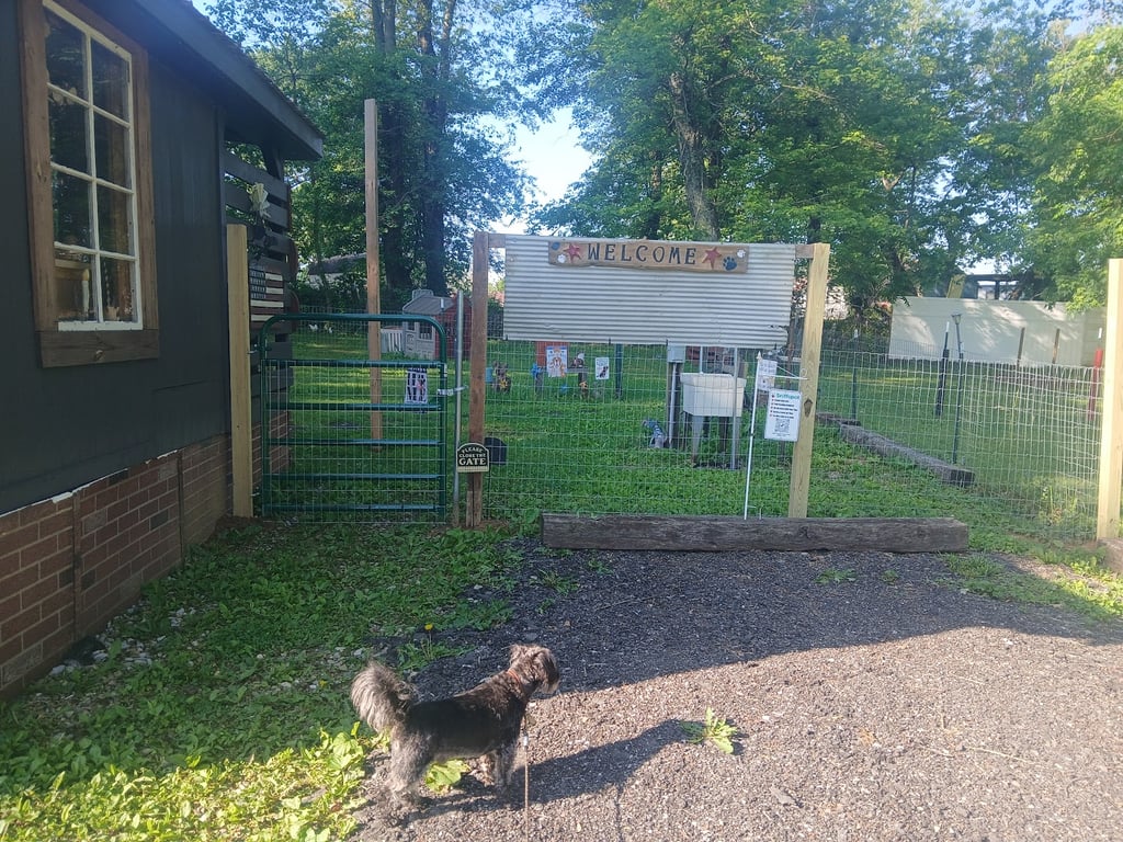 4-Aker’s Ruff’n It Pooch Park
