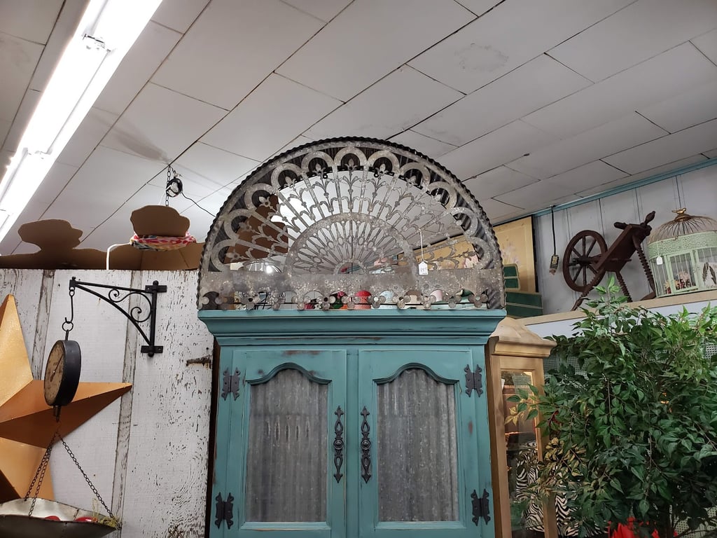 DeMotte Mercantile and Sell-It-Again since 1910