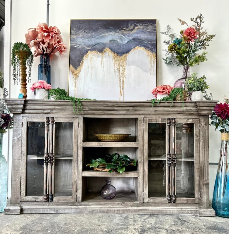 The Shabby Parlor