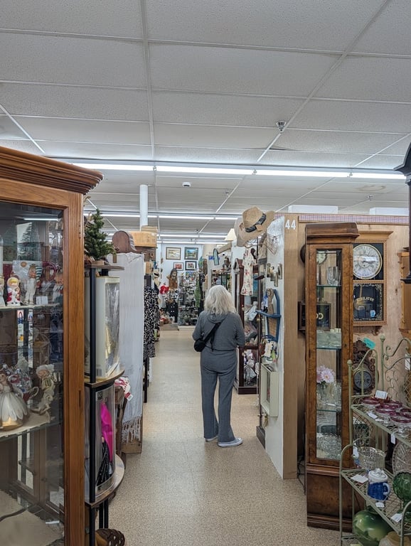 Oceanside Antiques & Collectibles