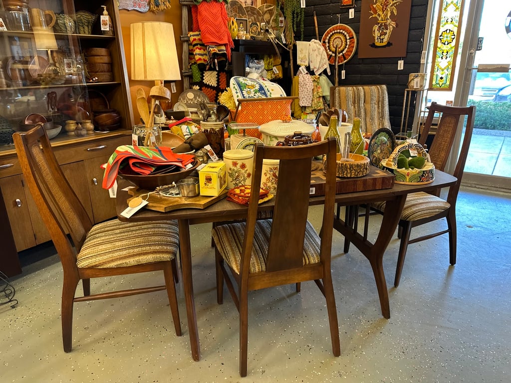 Mo Stuff Vintage Boutique