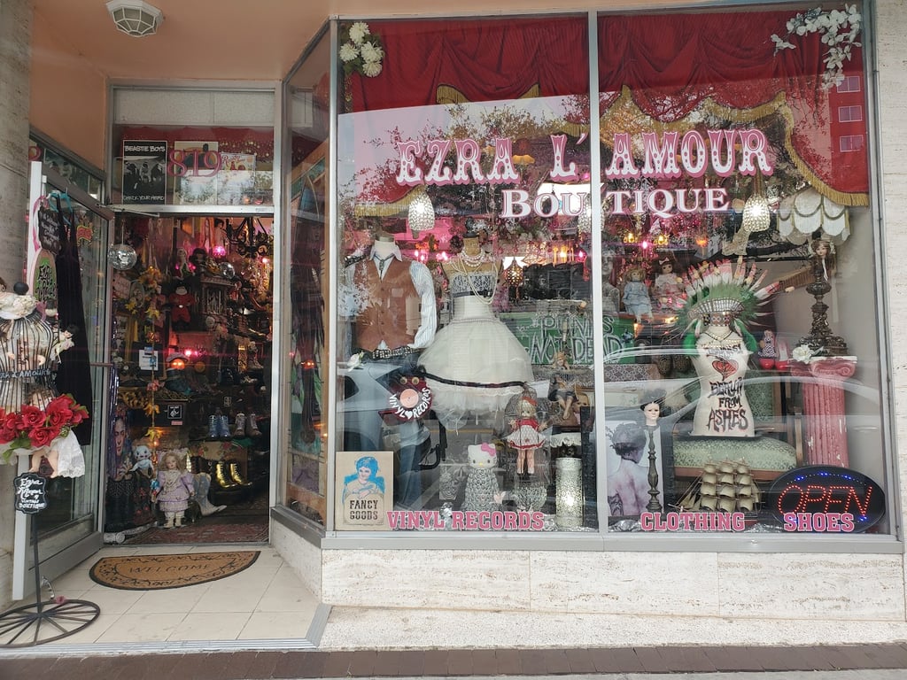 Ezra L’Amour