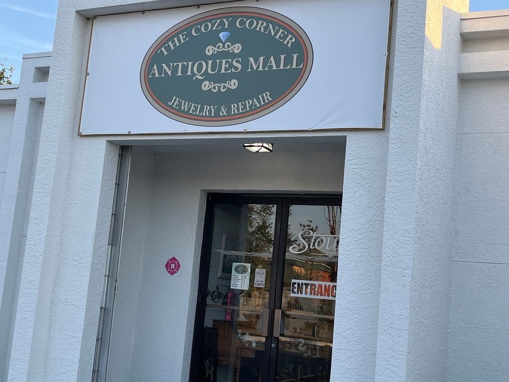 Cozy Corner Antiques & Jewelry