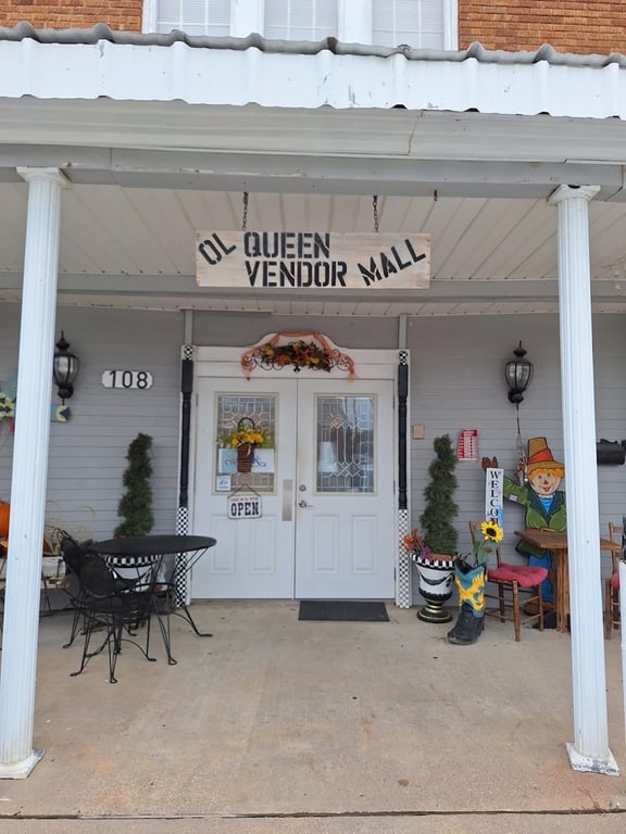 The OL’Queen Theatre Vendor Mall-Indoor Flea Market