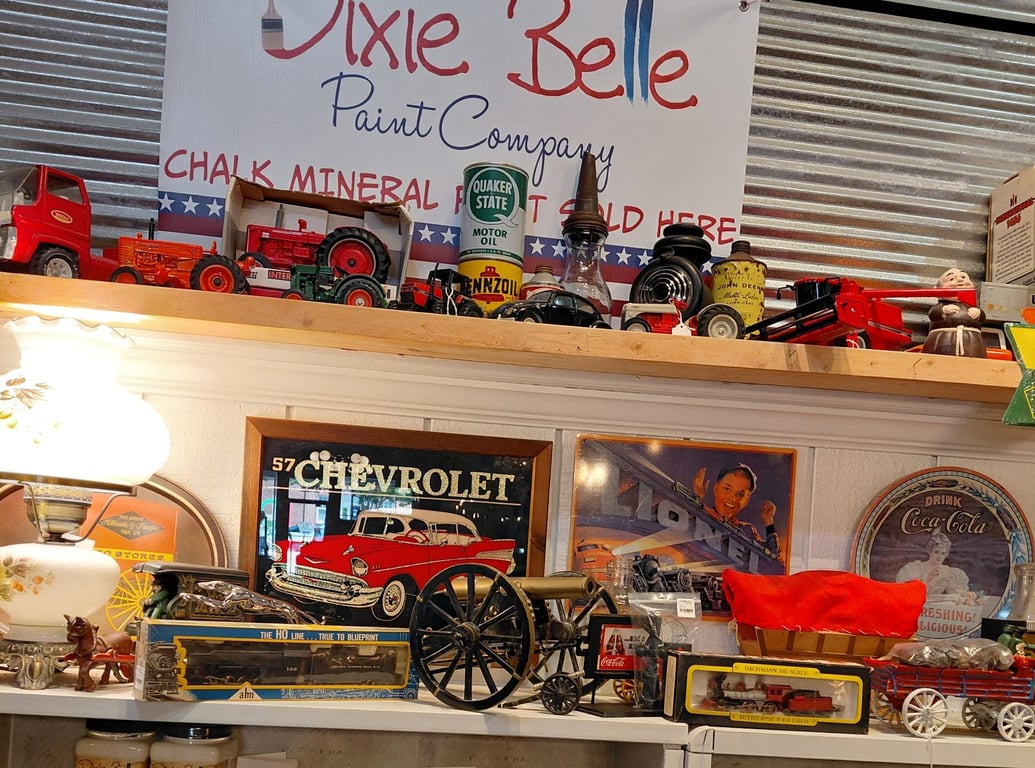 Buckaroo Furniture and Vintage Finds