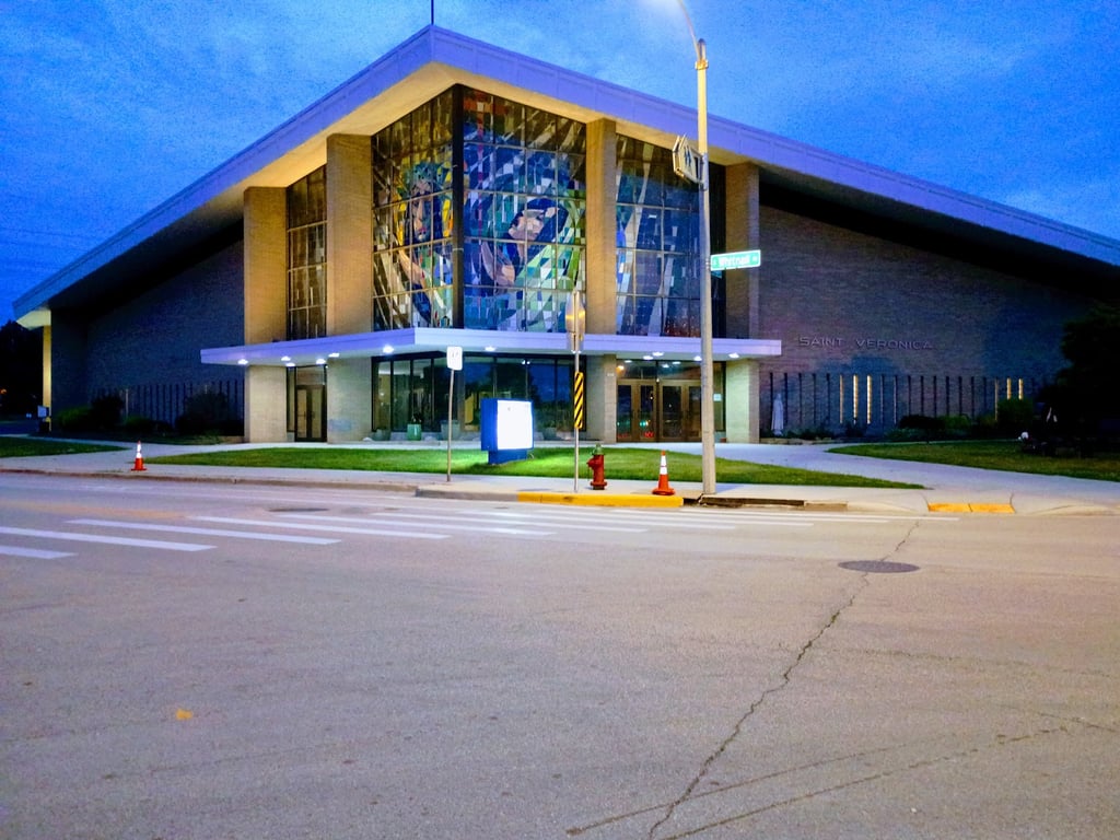 St. Veronica’s Food Pantry – Food Distribution Center