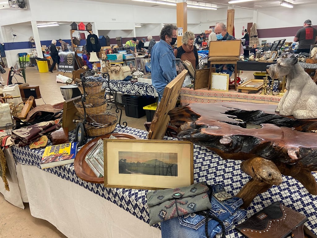 Southern Oregon Flea Market