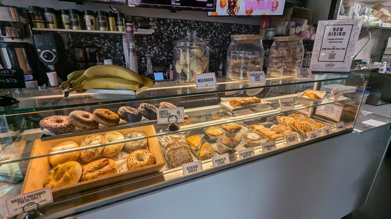 Cambridge – Jaho Coffee Roaster & Wine Bar