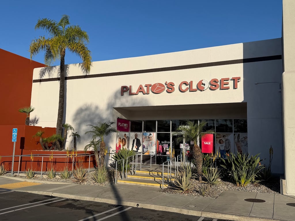 Plato’s Closet Escondido