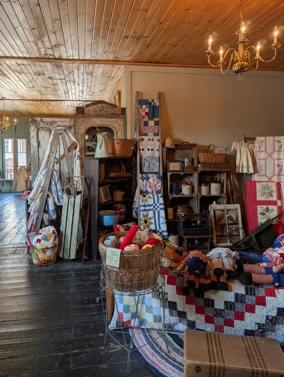 Yesterdays Antiques at the Vinton House