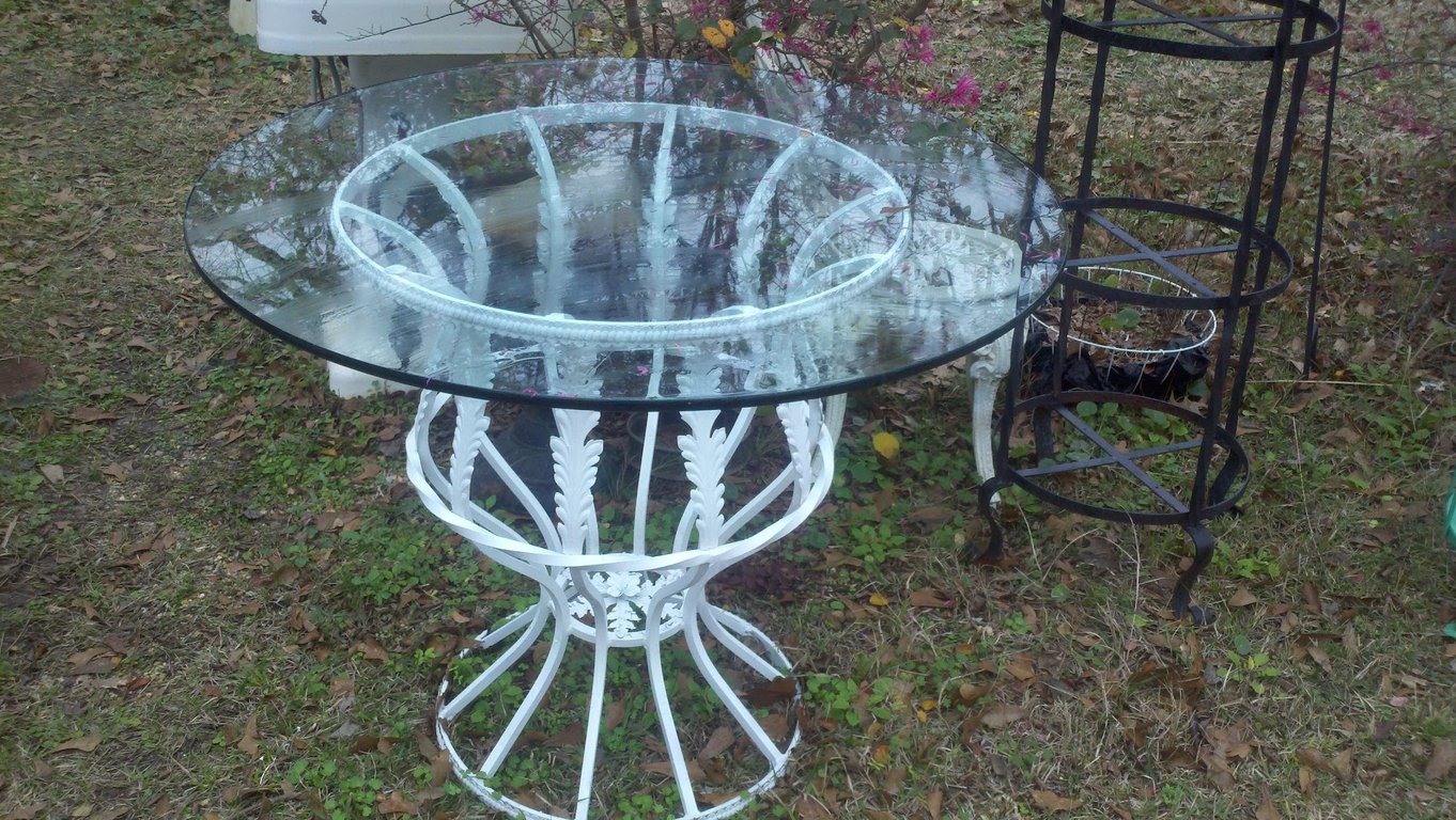 Iron Magnolia Antiques & Collectibles