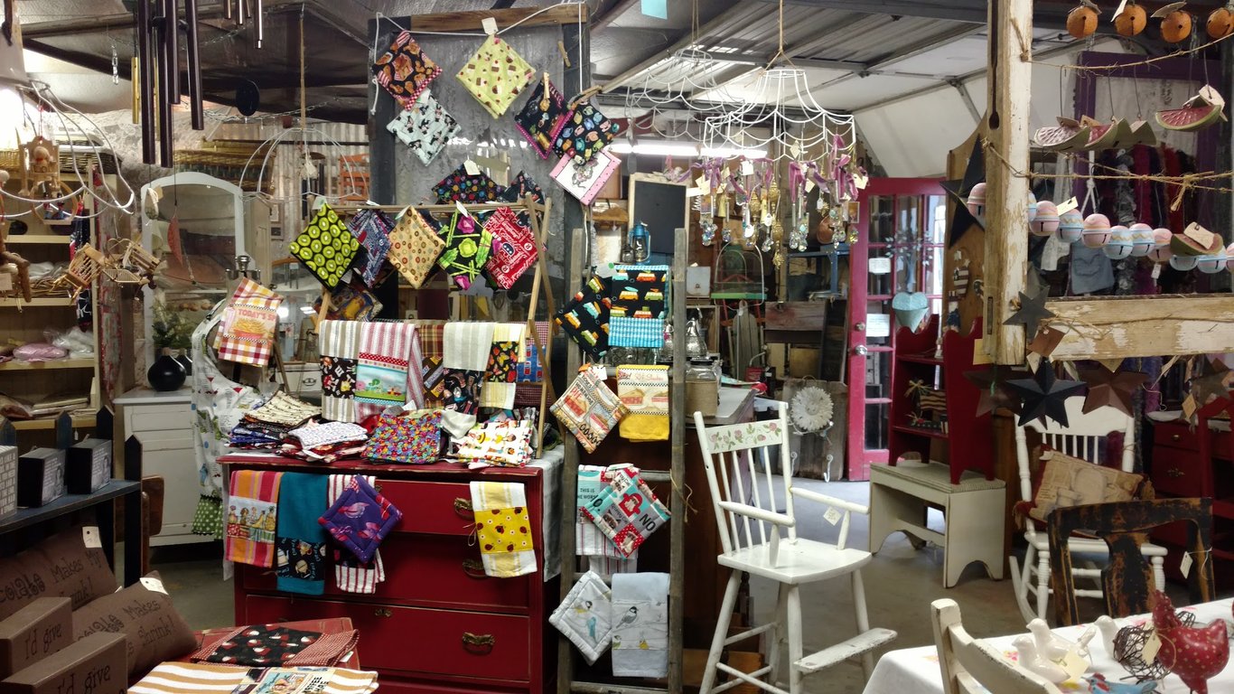 Nicole’s Warehouse Antiques And Collectibles