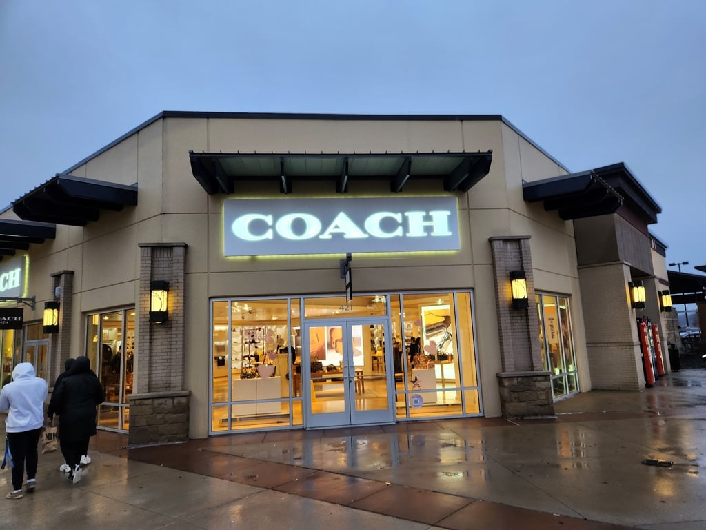 Woodchase Plaza
