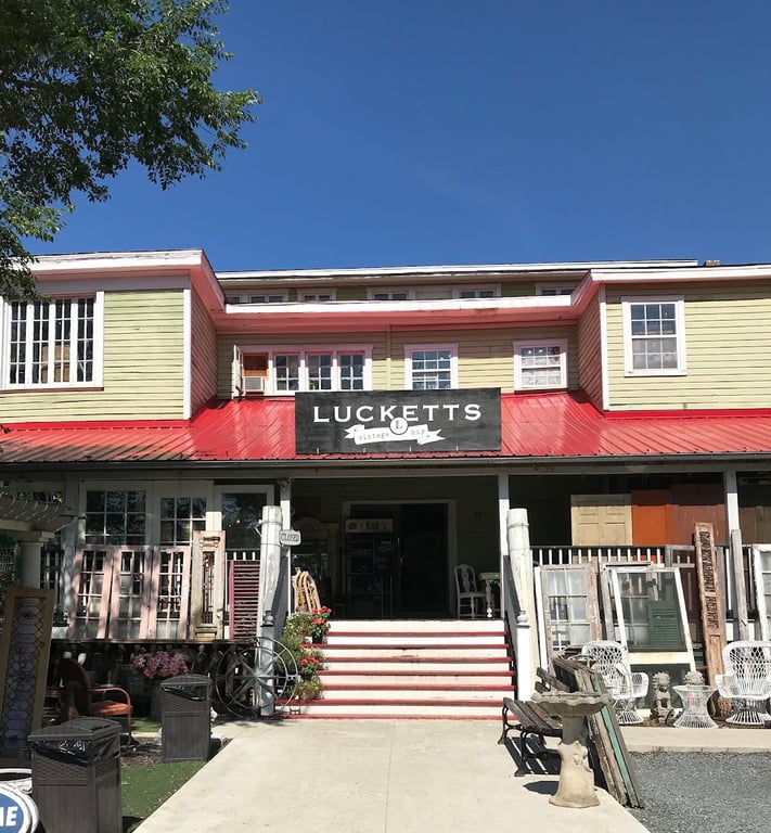 The Old Lucketts Store