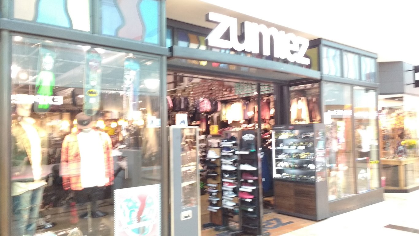 Zumiez
