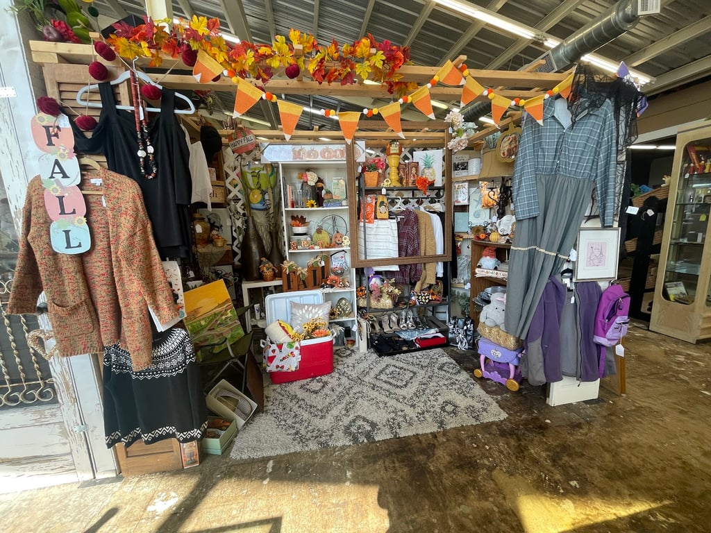 Airport Flea Market and Antiques