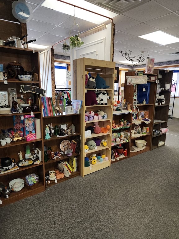 Gritty Lane Antique Mall and The ALLEY Thrift Shop