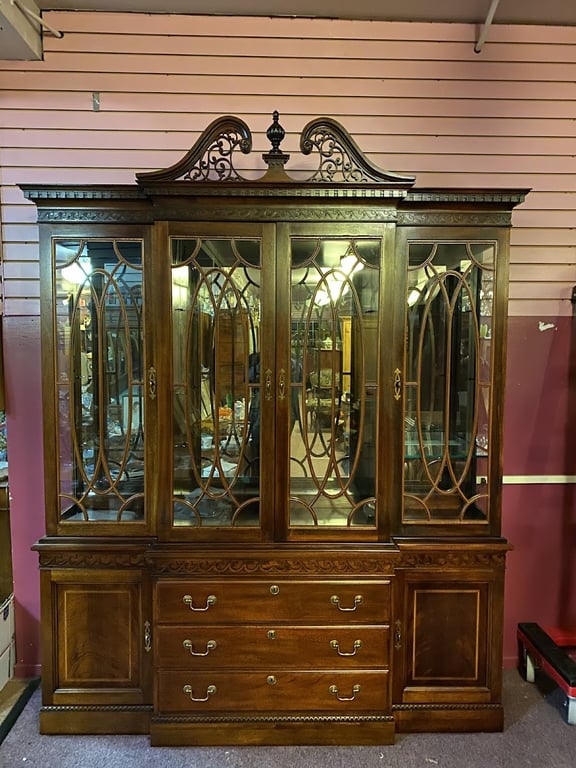 R. Spencer Antiques, Inc.