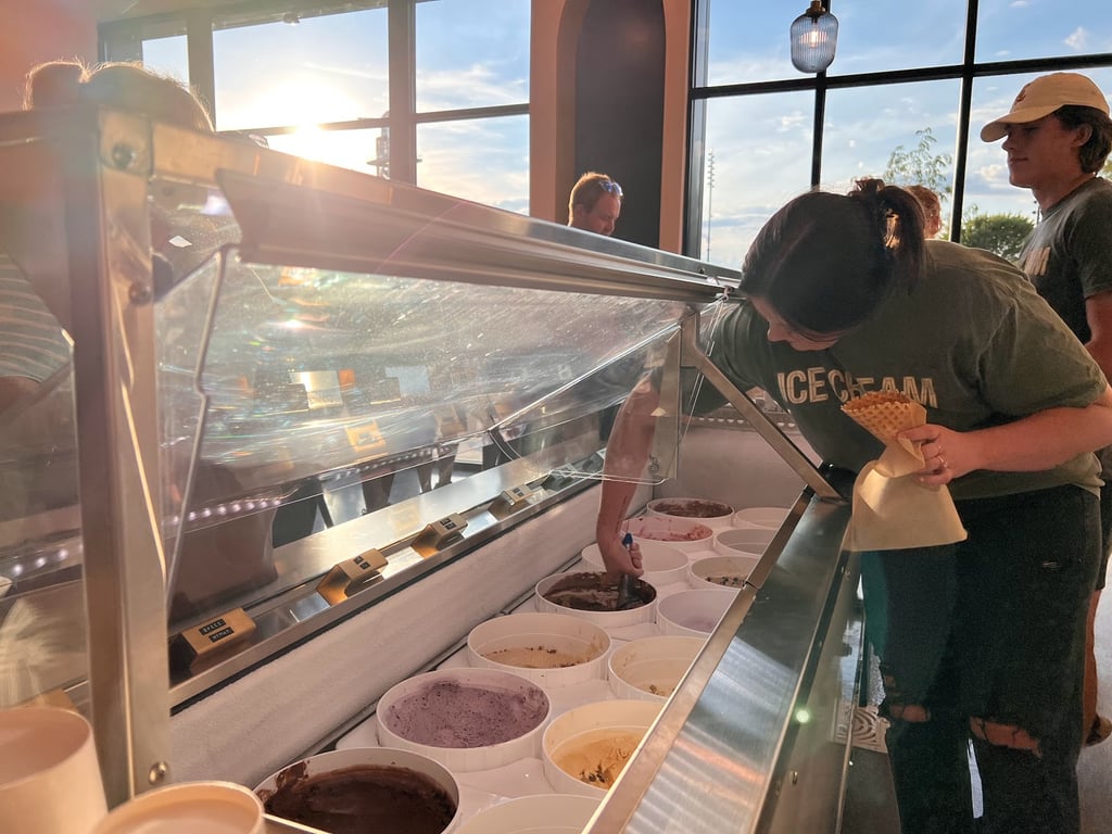 Gold Spoon Creamery – Ice Cream & Coffee