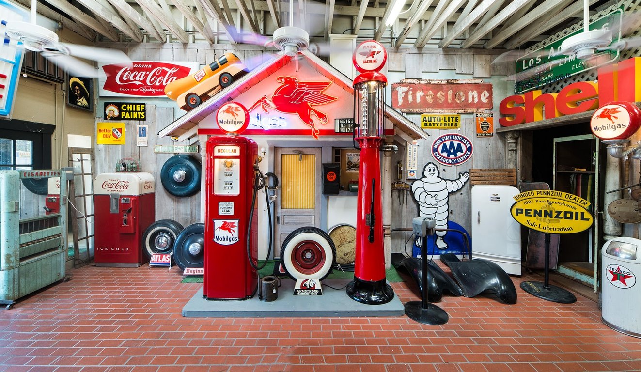 Photo of Chiefs Roadside Antiques and Estates