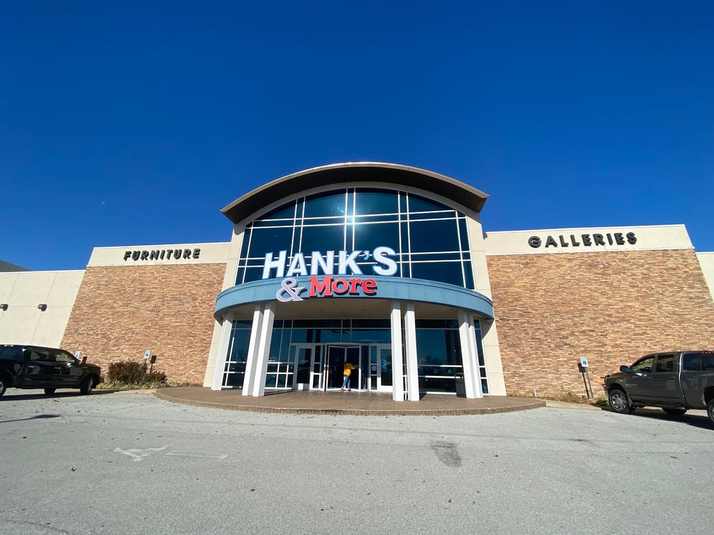 Hank’s Fine Furniture & Mattresses