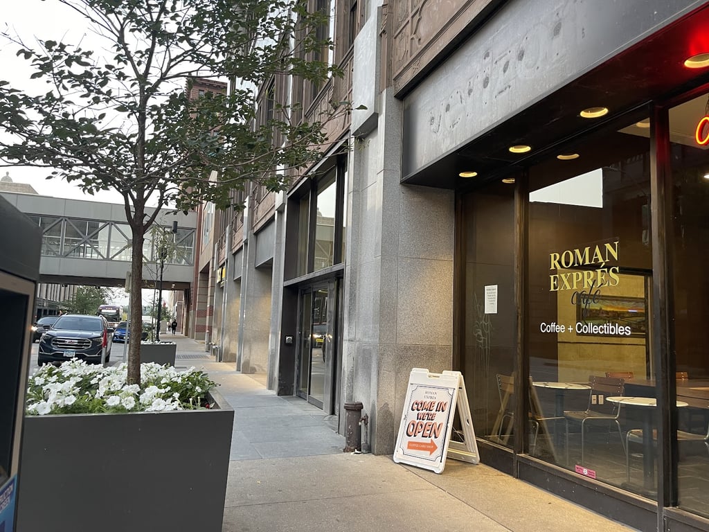 Roman Exprés Café