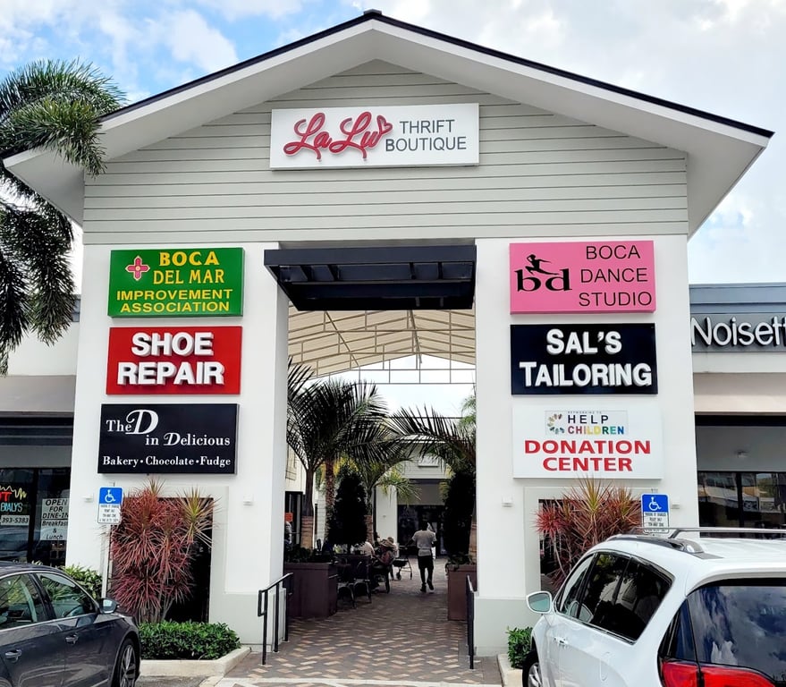 La Lu Thrift Boutique