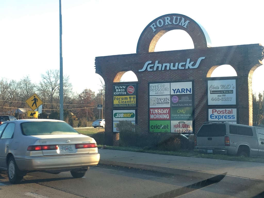 Forum Shopping Center