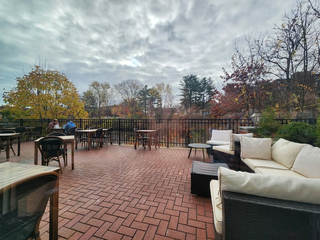 Two Bees Cafe & Patisserie