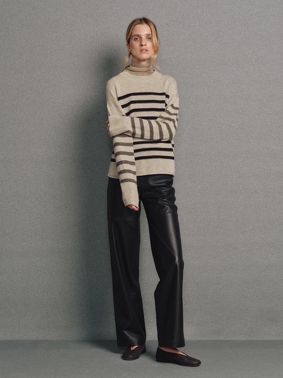 ELVIRA｜Contrast Stripe Cashmere Wool Jumper-Model front view-02