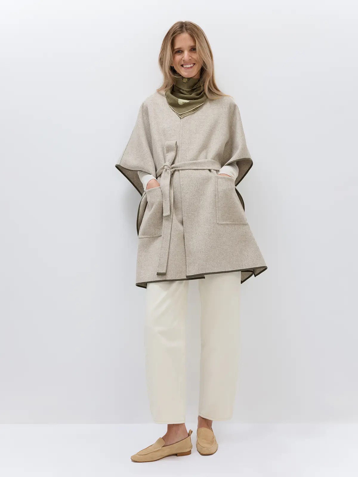 LANNY｜Cashmere Wool Blend Cape Coat-Model front view-04