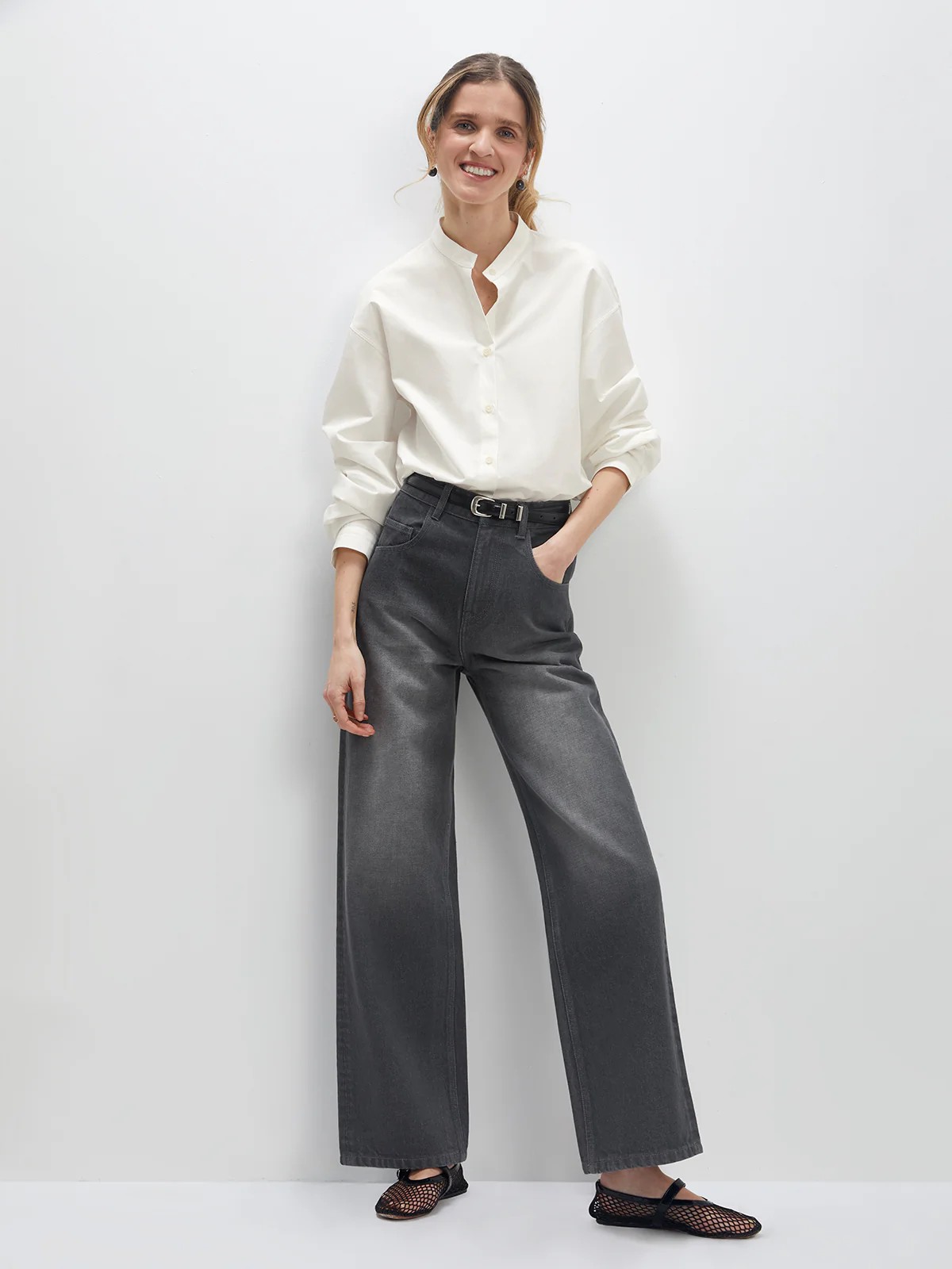 LOTUS｜Pure Cotton Wide-Leg Jeans-Model front view-03