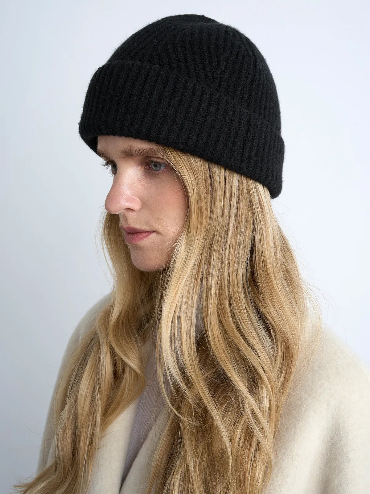 basic red grey black white merino wool knit hat-black Model front view-05