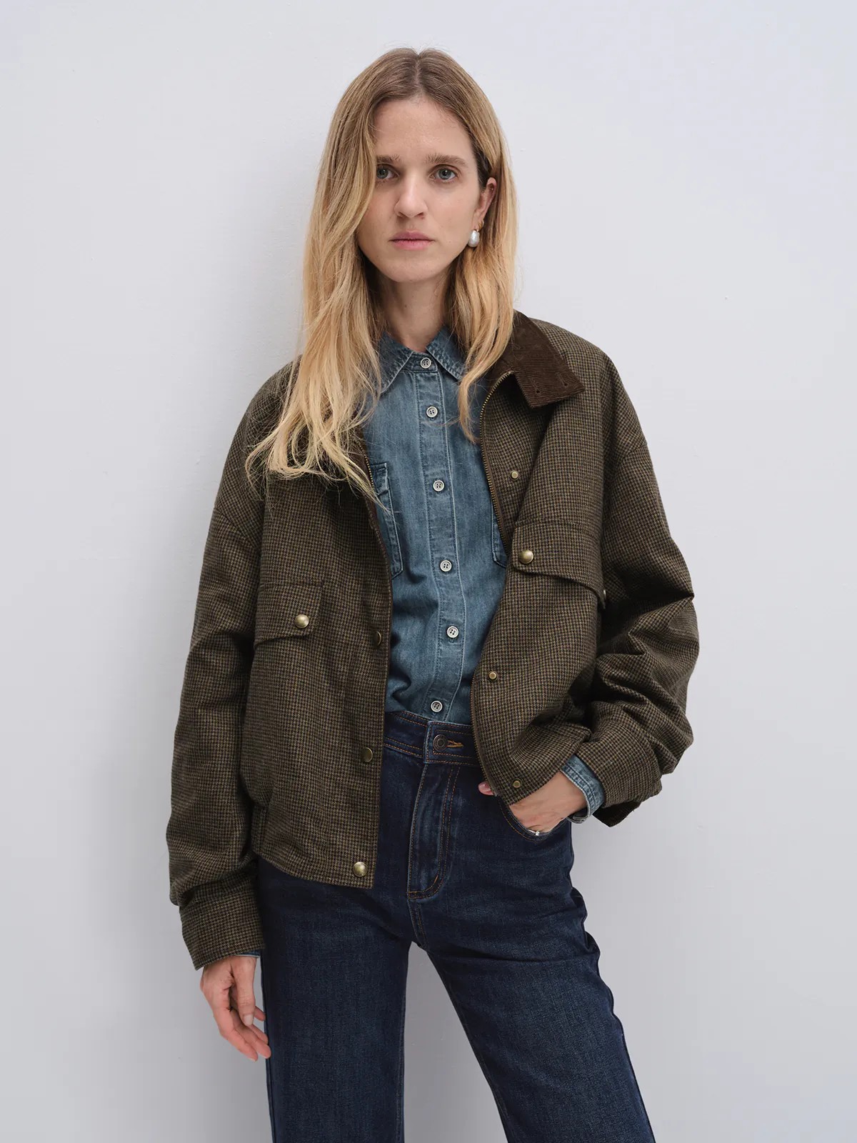 CHARLIE｜Houndstooth Corduroy Reversible Jacket-Model front view-01