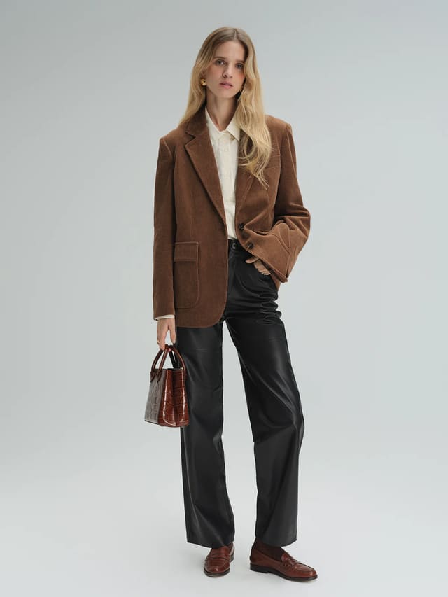 KIMBERLEY｜Pure Cotton Corduroy Tailored Blazer-Model side view-01